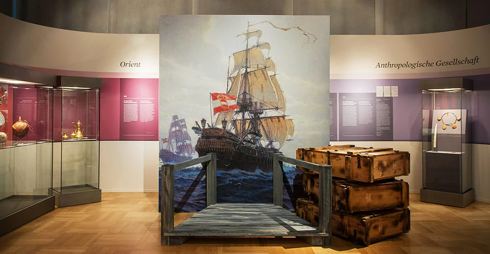 Segelschiff-Motiv im Raum